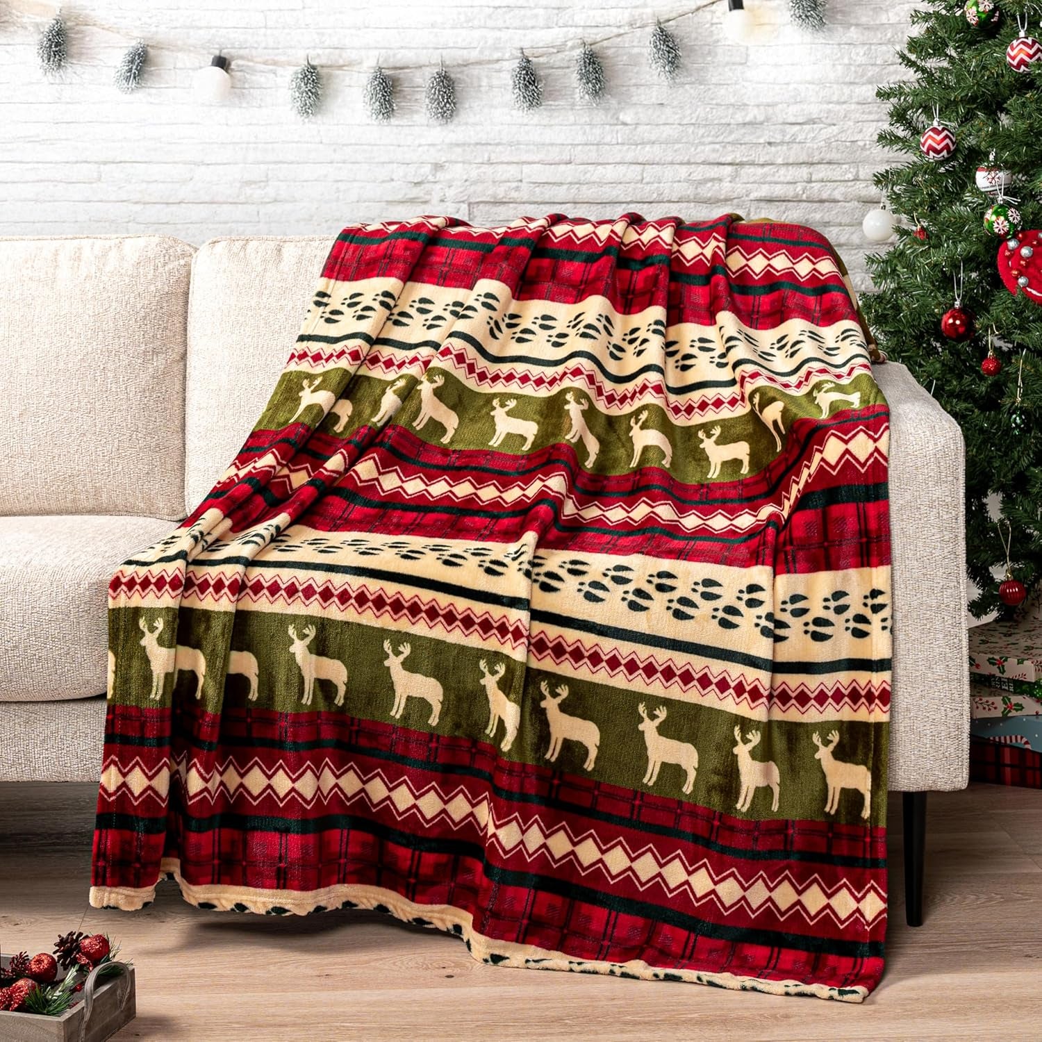 Plush Red Christmas Fleece Throw Blanket - Soft, Warm Winter Cabin Throw, 50X60